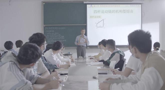 40年坚守教学一线担任大学校长他也不曾落课(图3)