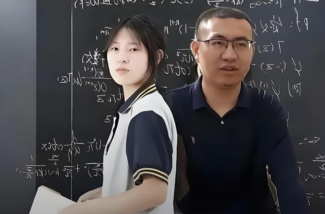 姜萍爆红王闰秋收到读博邀请教学相长！王老师会读博吗？(图5)