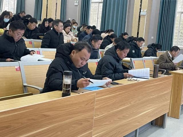 湖北随州二中召开2023-2024学年下学期教学教科研工作会(图1)