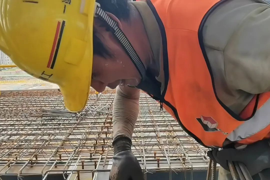 高温下建设者健康如何保障？这些措施为他们撑起“清凉伞”(图3)