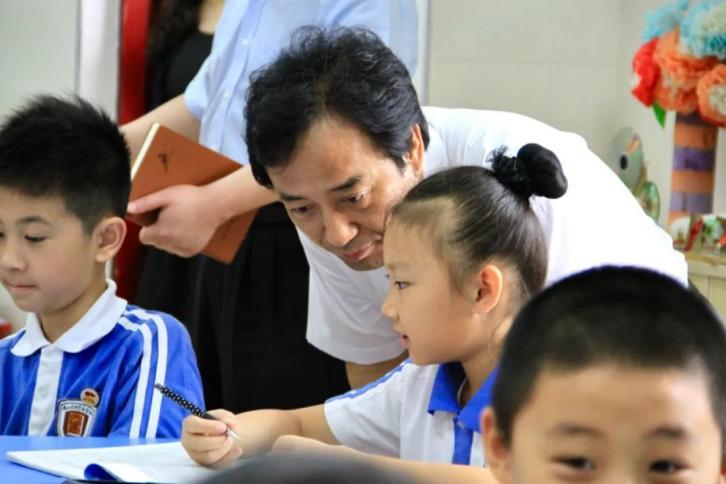 中国故事｜刘根平：“让每一所学校都优质”！35年打造区域教育质量的新高地(图2)