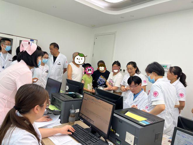 上海儿童医学中心呼吸科主任殷勇教授到太原市妇幼保健院指导交流(图1)