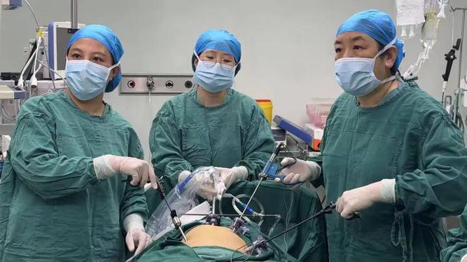 北京大学人民医院妇科王悦教授来我院会诊手术！(图2)
