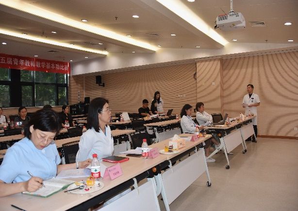 “国际”新闻丨北京大学国际医院顺利举办第五届青年教师教学基本功比赛初赛(图2)