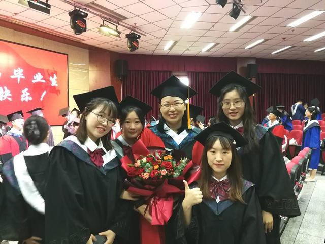 全国优秀教师陈莲惠：28年扎根教学一线如涓涓细流滋润学生心田(图4)
