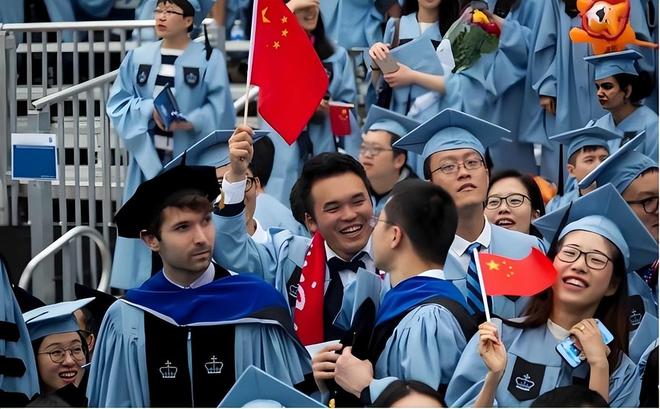 中国赴美留学人数骤降9成！美专家：美国科研发展离不开中国学生(图1)