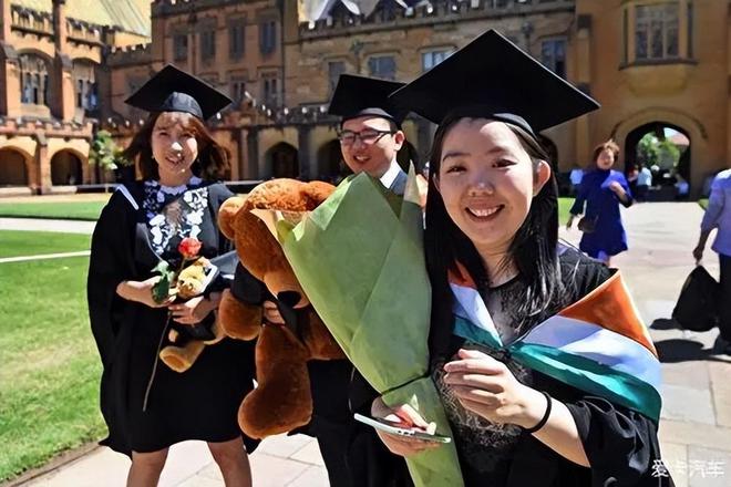 中国赴美留学人数骤降9成！美专家：美国科研发展离不开中国学生(图10)