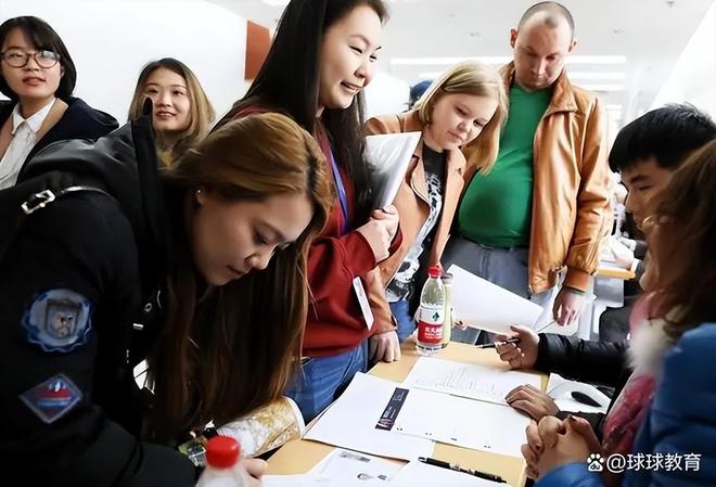 中国赴美留学人数骤降9成！美专家：美国科研发展离不开中国学生(图17)