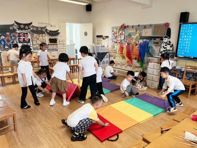 她是孩子们的童心守护者从教27年仍坚守教学一线：“和孩子们在一起每一天都很幸福”(图2)